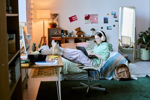 Youth swivel chair: 5 considerations for comfortable learning